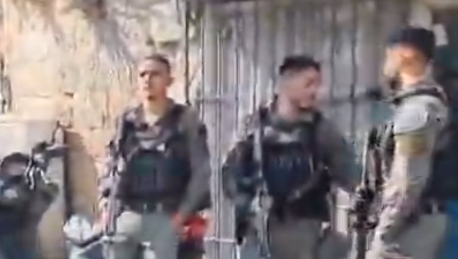 המעצר במאה שערים. צילום: יאיר לוי המעצר במאה שערים. צילום: יאיר לוי