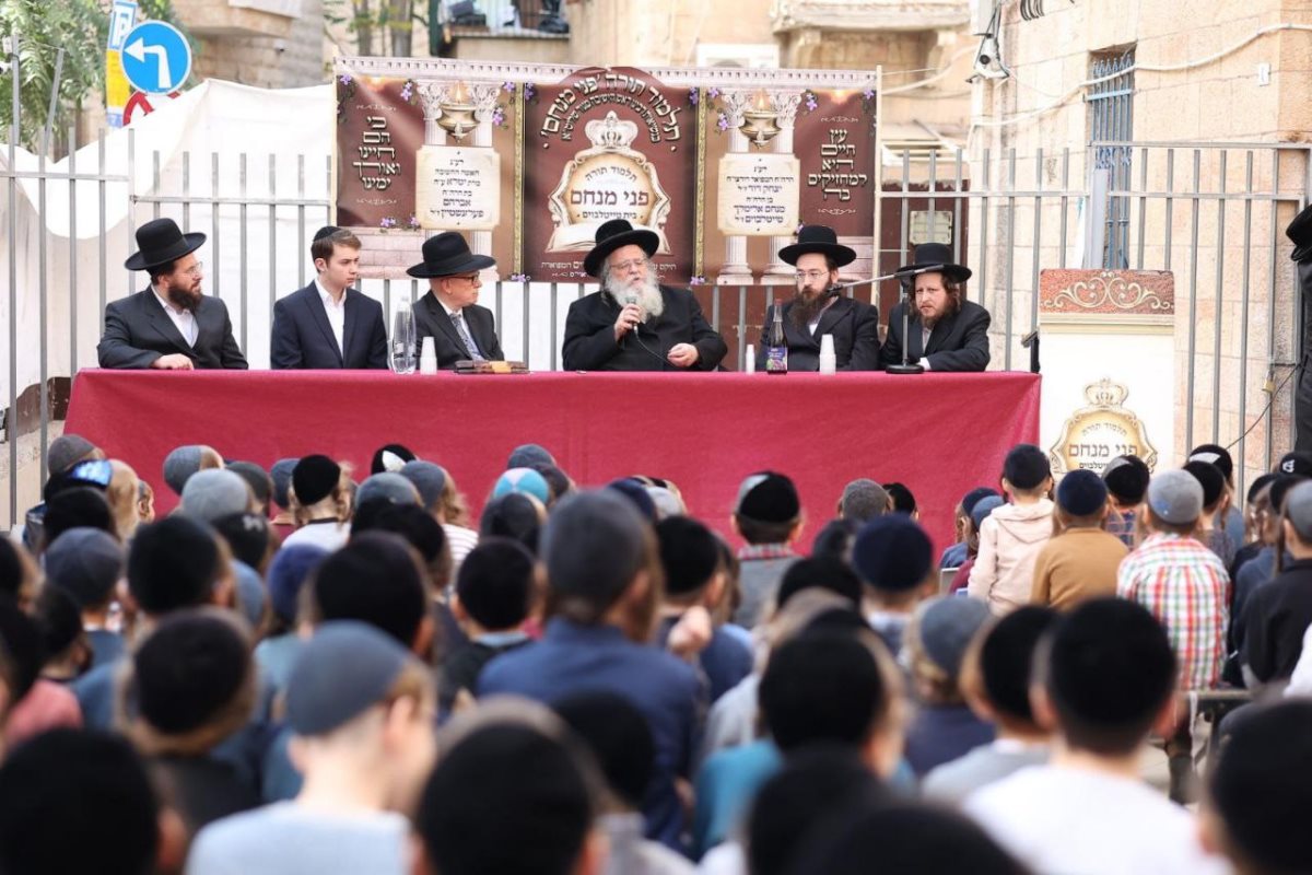 הרב שאול אלתר בביקור בתלמוד תורה 'פני מנחם' (ארכיון). צילום: דבר אמת