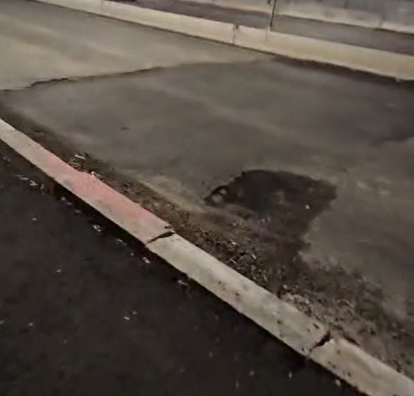 הבור בכביש בשדרות גולדה מאיר. צילום: עדכוני רמות הבור בכביש בשדרות גולדה מאיר. צילום: עדכוני רמות