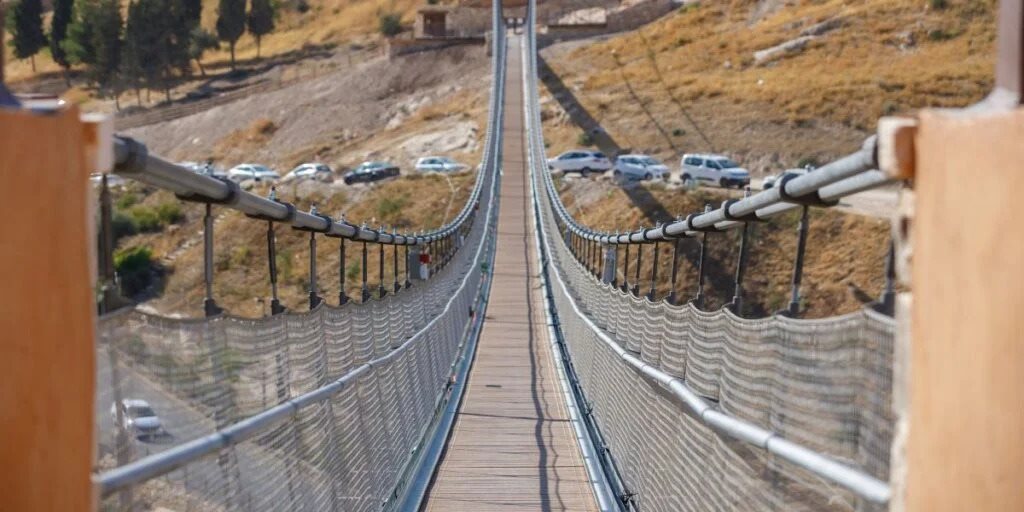 הגשר התלוי בבן הינום. צילום: דוברות העירייה הגשר התלוי בבן הינום. צילום: דוברות העירייה