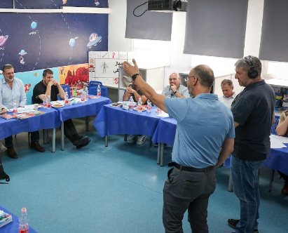 סיור הח"כים בבתי הספר במזרח העיר. צילום: נועם מושקוביץ - דוברות הכנסת סיור הח"כים בבתי הספר במזרח העיר. צילום: נועם מושקוביץ - דוברות הכנסת