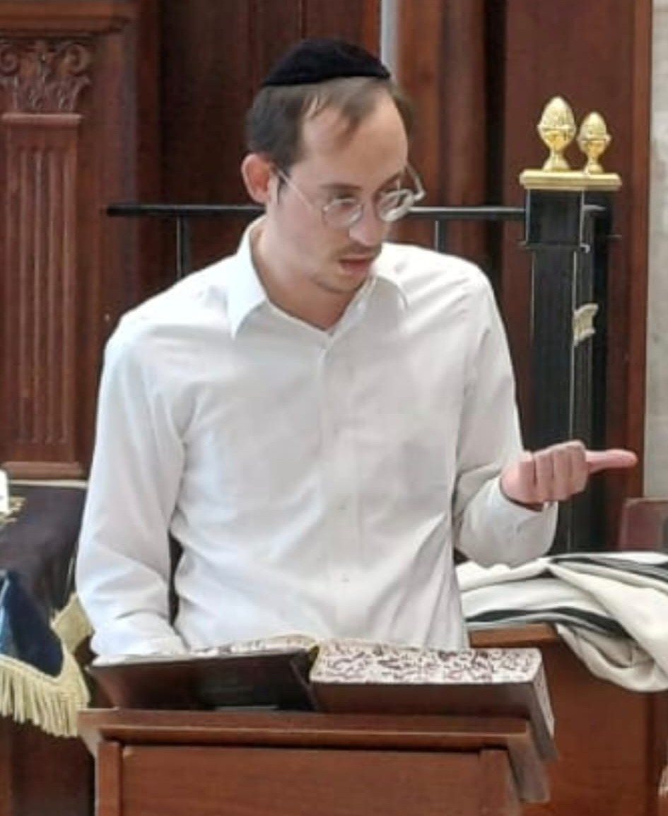 הקדוש הרב מנצר היד הקדוש הרב מנצר היד