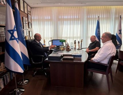 יו&quot;ר מועצת גבעת זאב בפגישה בכנסת | צילום: יח&quot;צ