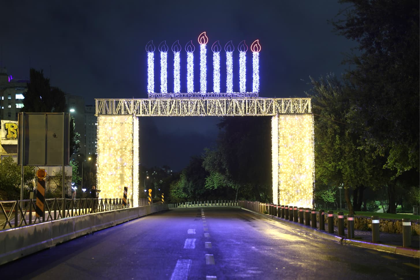 ירושלים עוטפת אור | צילום: ארנון בוסאני