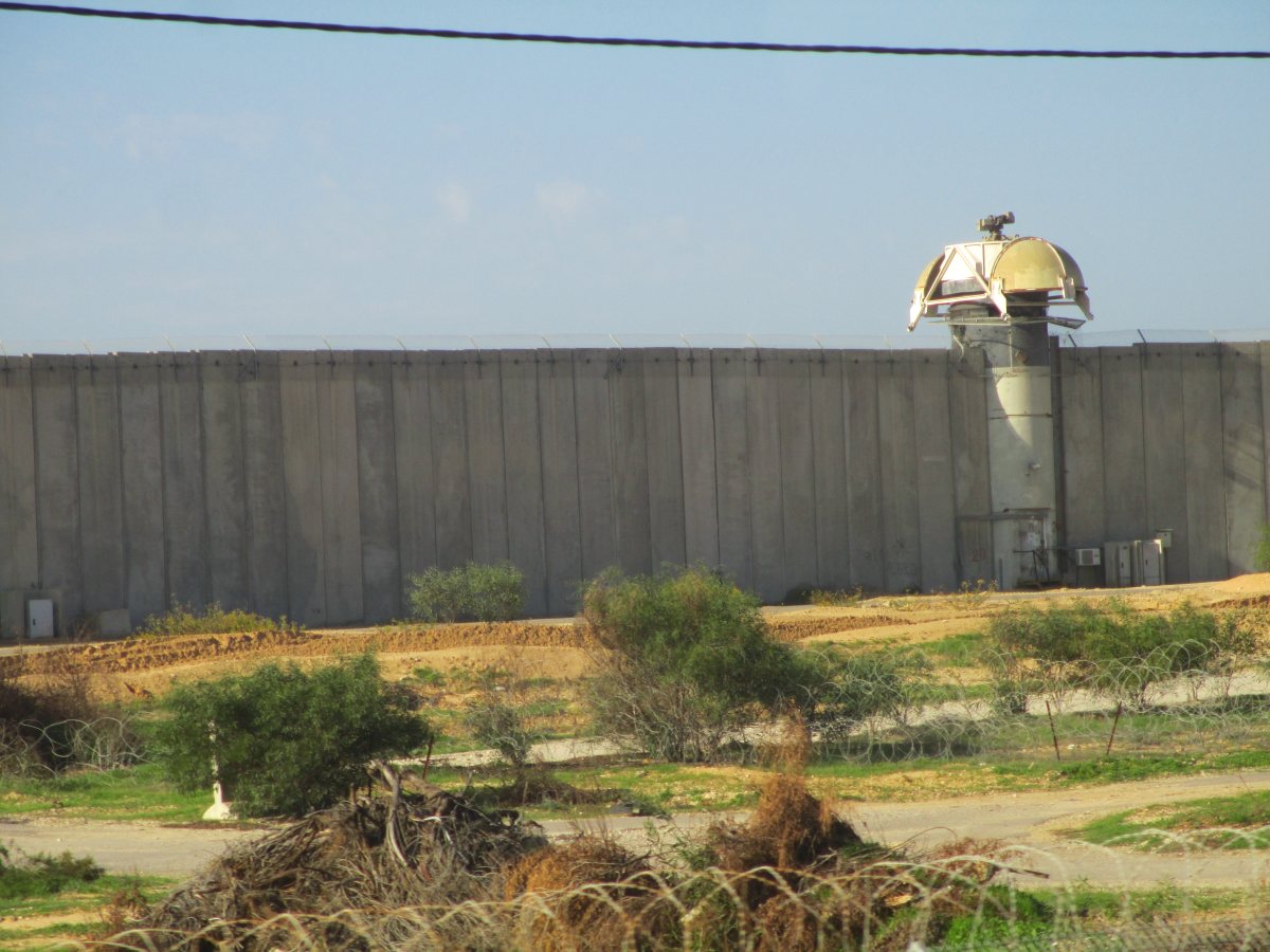 "רואה-יורה" על גבול עזה | צילום: dr. avishai teacher ויקיפדיה