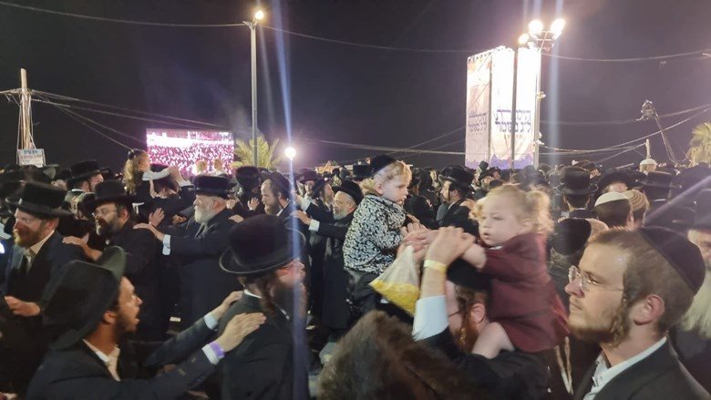 ל"ג בעומר במירון. צילום: חזקי ברוך ל"ג בעומר במירון. צילום: חזקי ברוך