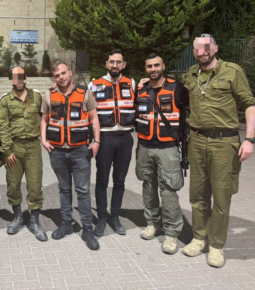 אנשי פיקוד העורף בפנים מטושטשות | צילום: איחוד הצלה אנשי פיקוד העורף בפנים מטושטשות | צילום: איחוד הצלה