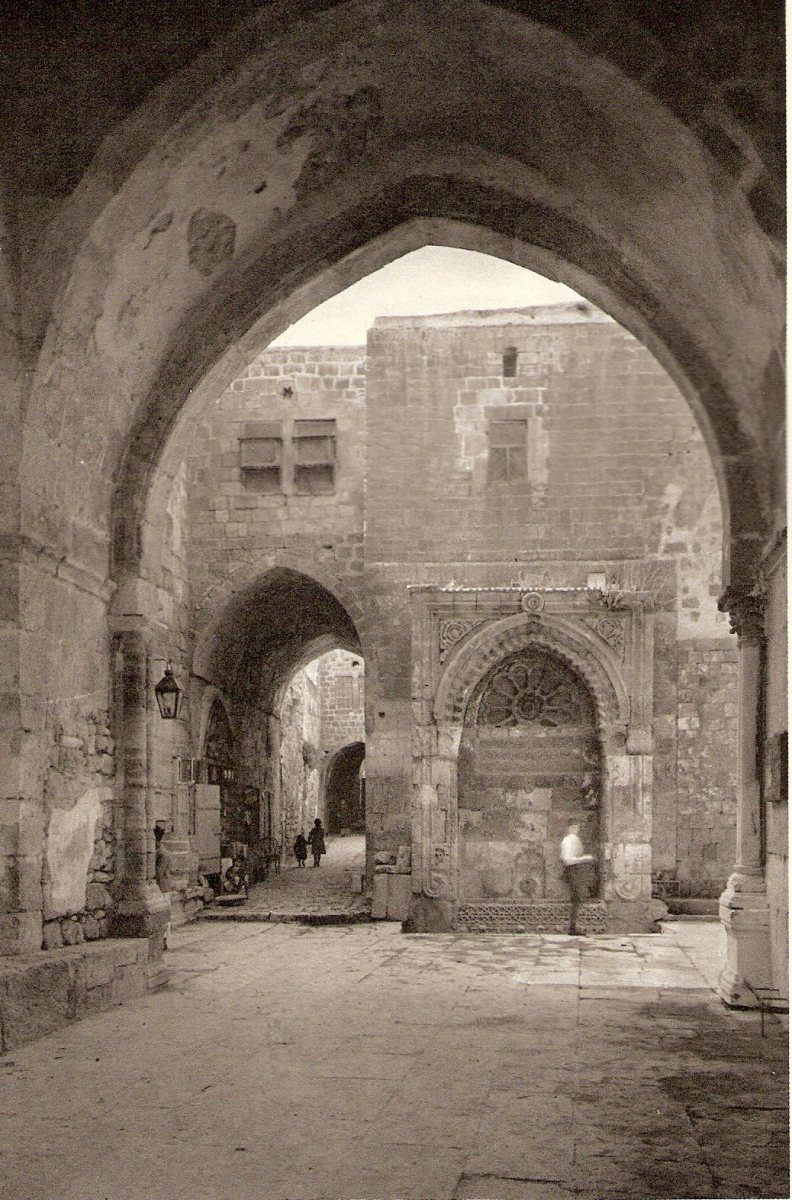 קצה רחוב השלשלת במבט משער השלשלת והר הבית, 1925