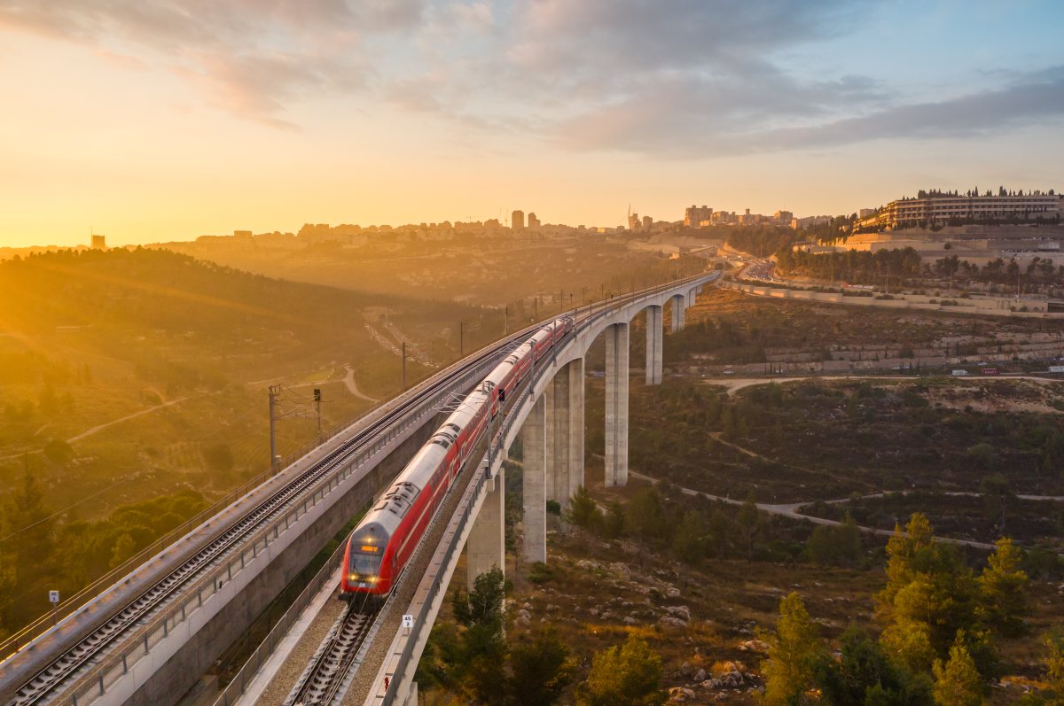 הרכבת לירושלים | סת' ארונסטם / Shutterstock.com הרכבת לירושלים | סת' ארונסטם / Shutterstock.com