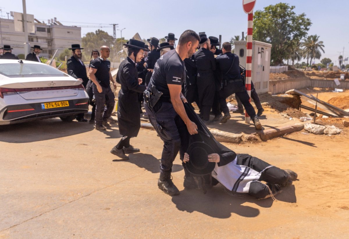 המעצר הבוקר ביהוד | עולמם של חרדים המעצר הבוקר ביהוד | עולמם של חרדים