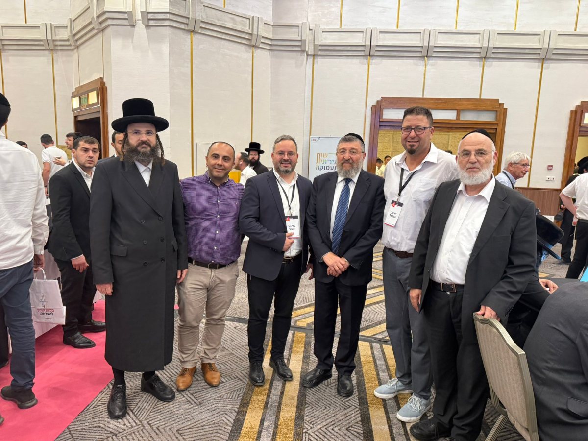 באדיבות המצלם