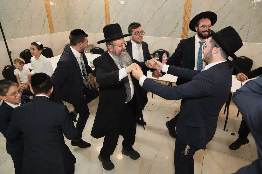 אירוסי נכד הגרי בצרי. א' מיכאלי אירוסי נכד הגרי בצרי. א' מיכאלי