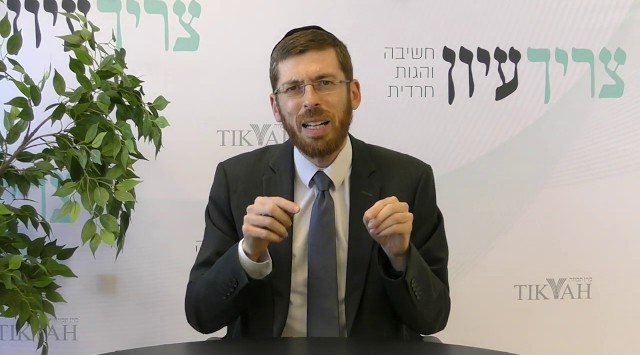 בראש ועדת הרבנים | הרב יהושע פפר | צילום: צריך עיון (יוטיוב)