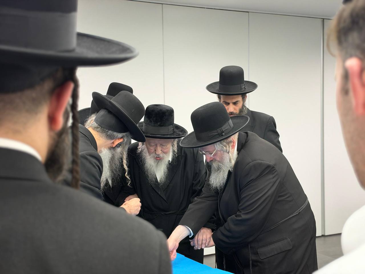 האדמו"ר מגור בקלפי אמש | שימוש לפי סעיף 27א