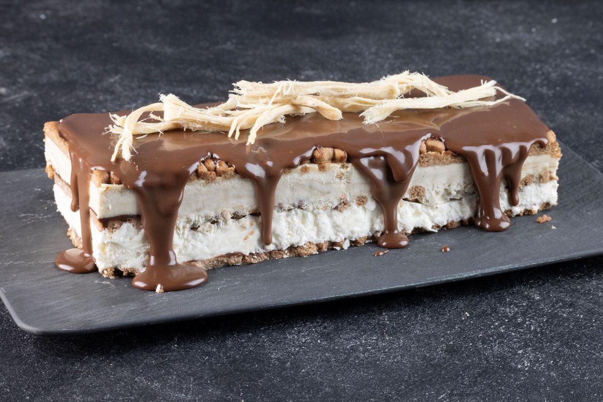 עוגת ביסקוויטים טחינה שוקולד - צילום הדס ניצן