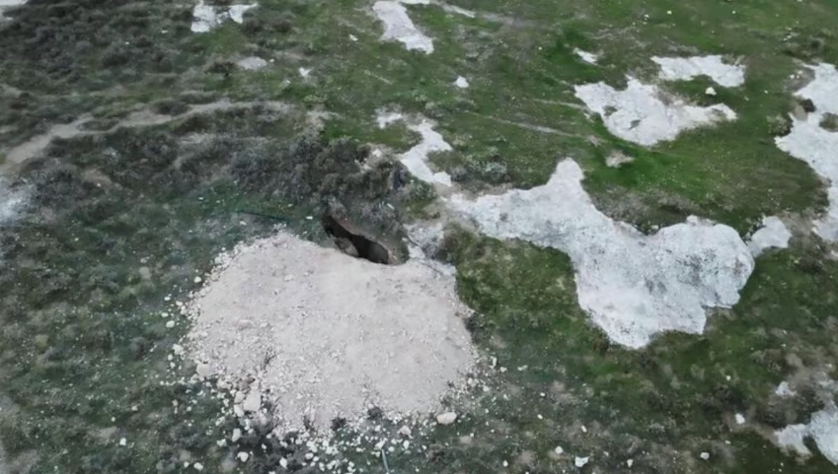 המערה שנחשפה (צילום: אמיל אלג'ם, רשות העתיקות)