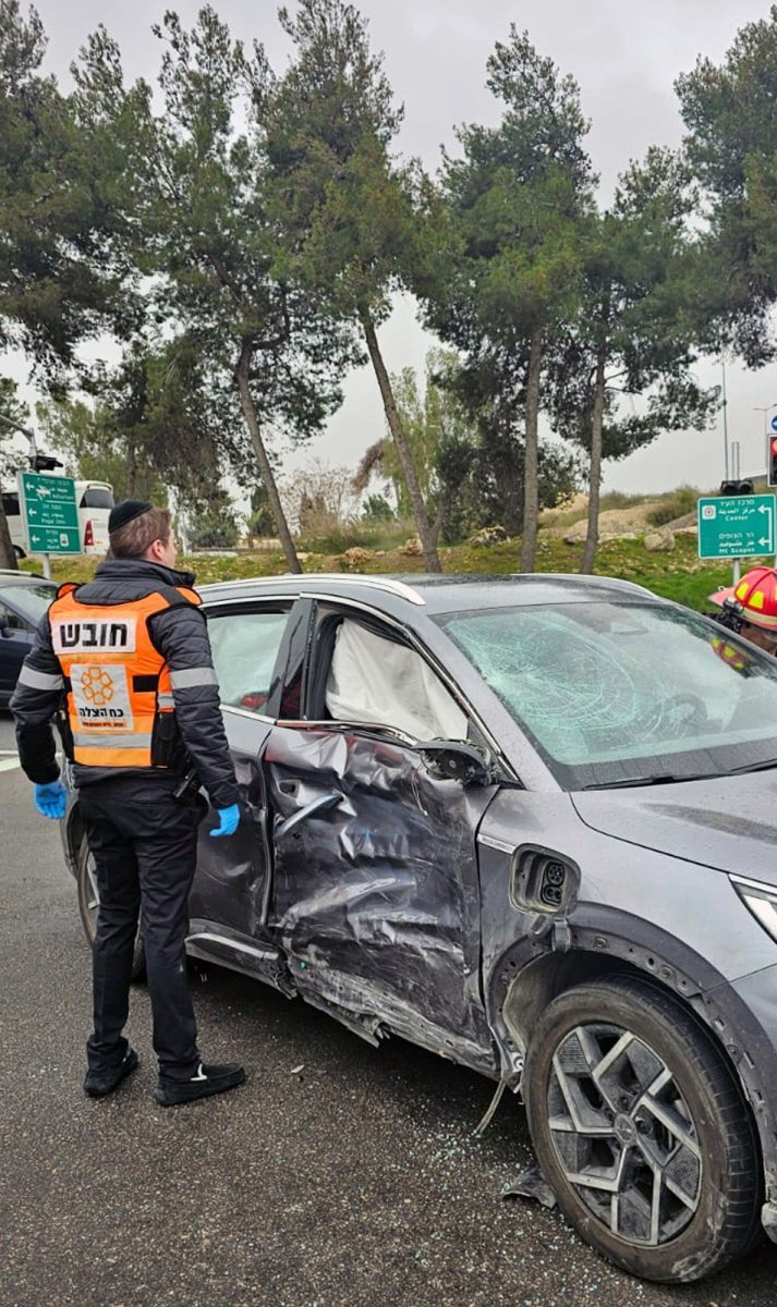 המכונית המעוכה בזירת התאונה | איחוד הצלה