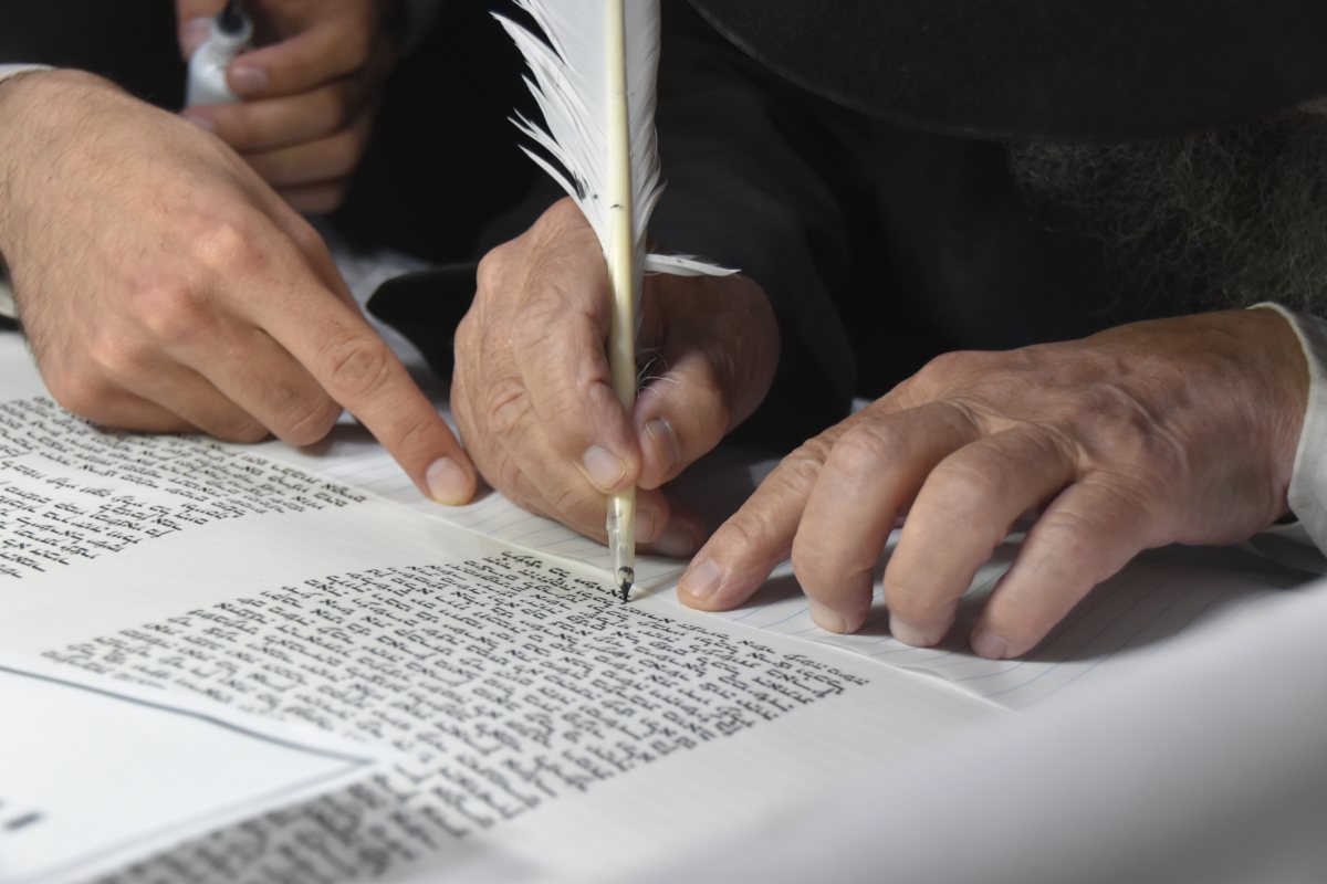 הכנסת ספר תורה | אילוסטרציה shutterstock