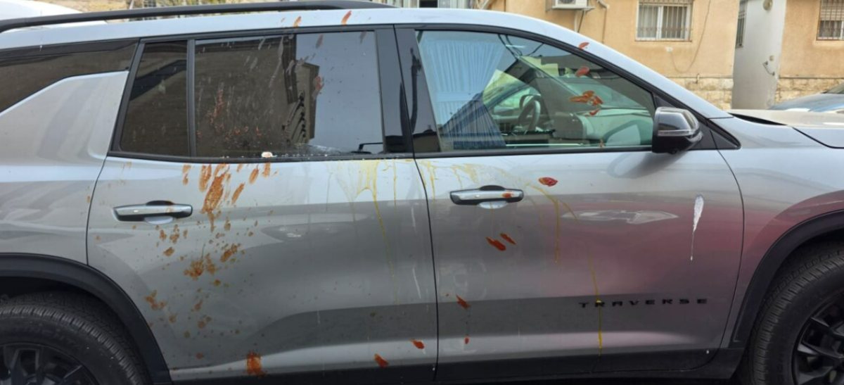 רכבו של האדמו"ר לאחר שהותקף | שימוש לפי סעיף 27א