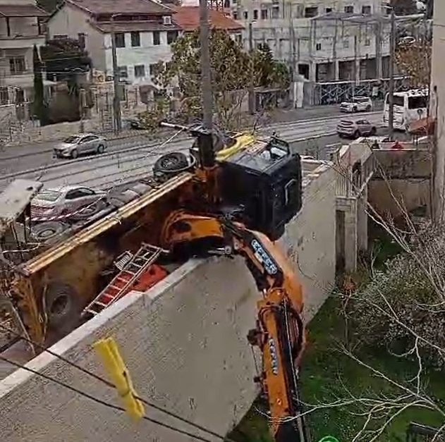 המשאית ההפוכה | כבאות והצלה