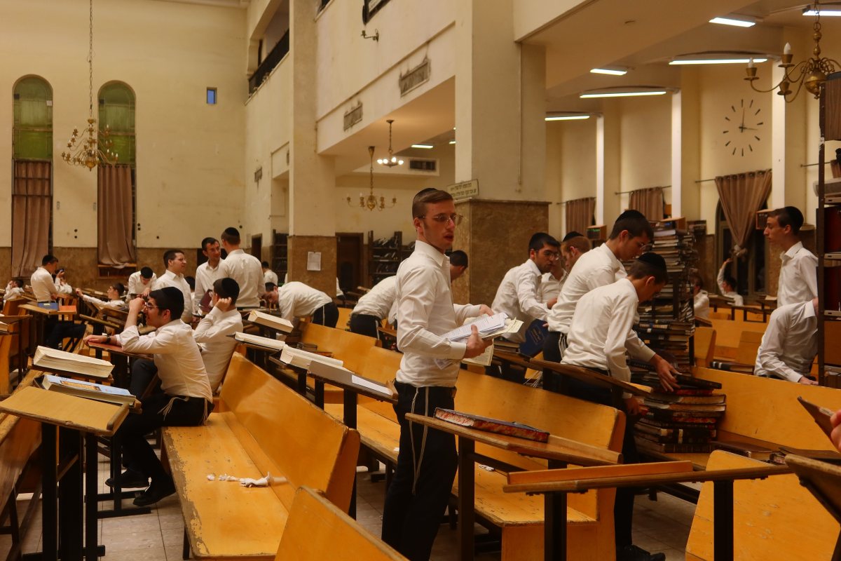 תלמידי ישיבות | shutterstock