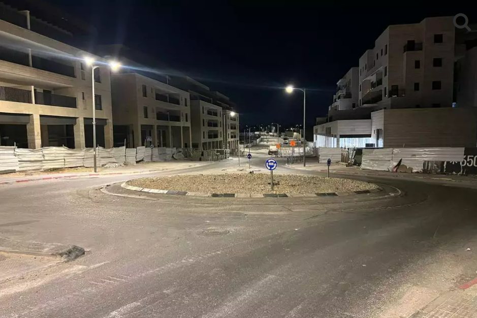 הכיכר בכניסה לשכונה | לידור סולטן