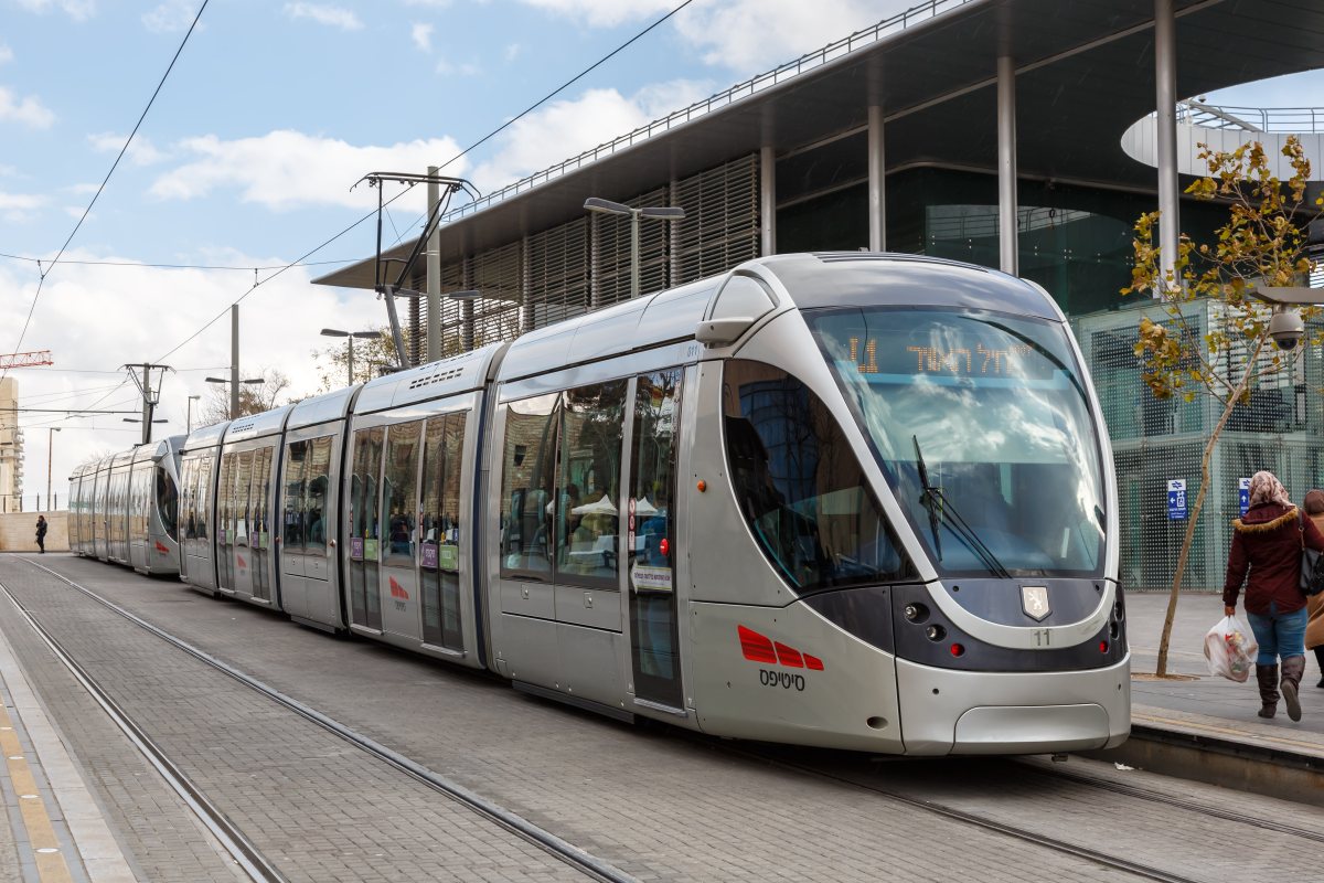 דוקא פועלת - הרכבת הקלה | shutterstock