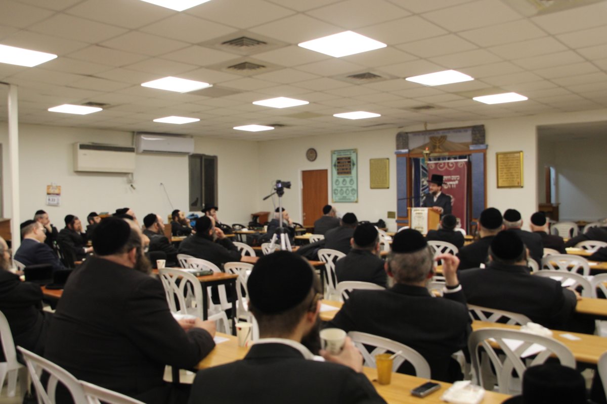 הקהל בכנס אלמדה