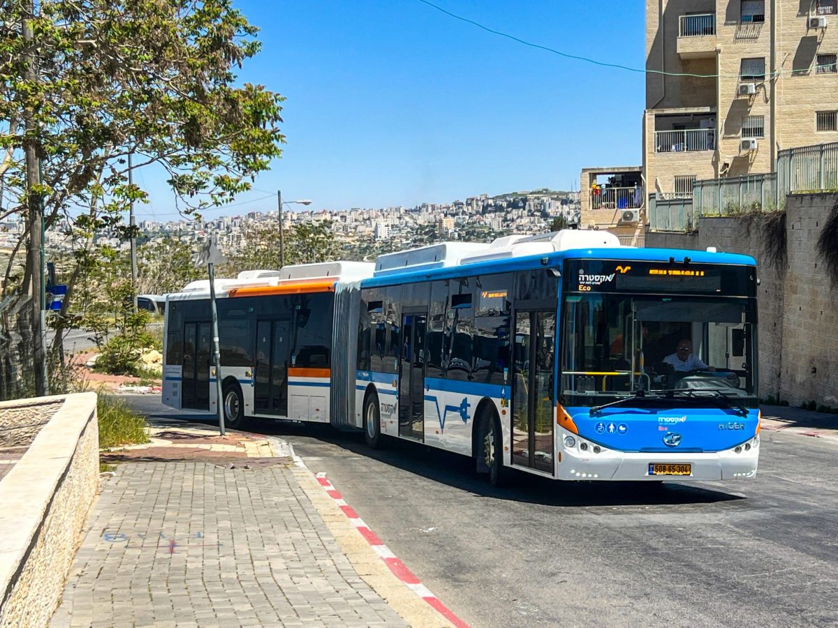 האוטובוס המפרקי החדש | אקסטרה