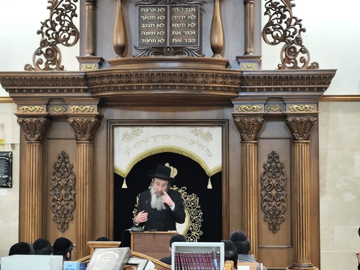 הרב בנימין פינקל נושא דברים. א' מיכאלי