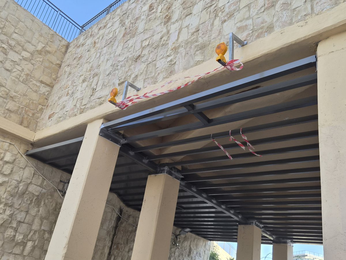 הפתרון ההלכתי - חוצץ בגובה טפח | ירושלים החרדית