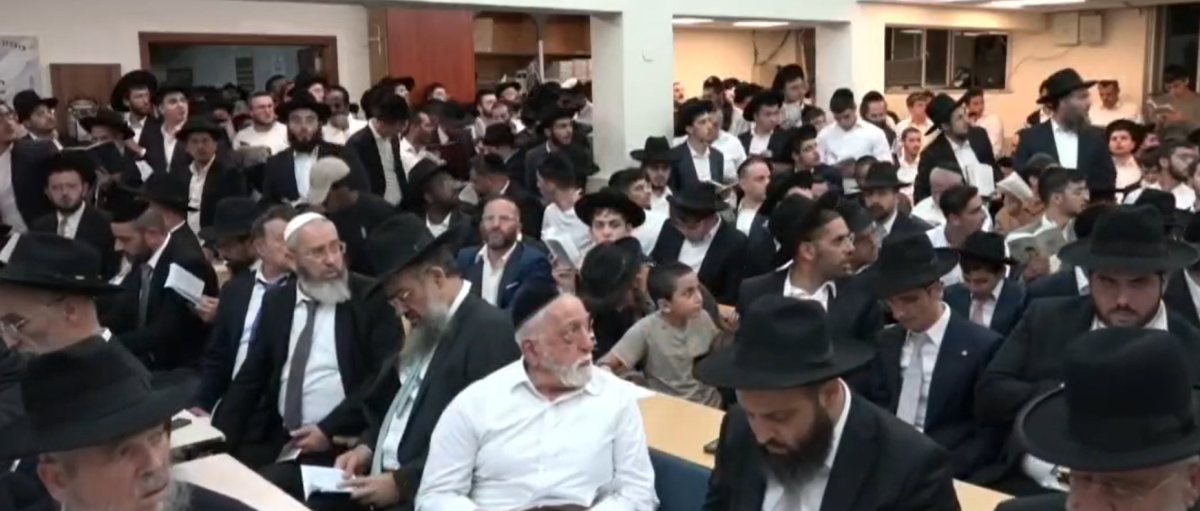 "בוגד" - המהומה ביזדים | מקור: דר וסוחרת