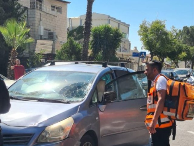 שמשת הרכב המנופצת מעוצמת הפגיעה | איחוד הצלה