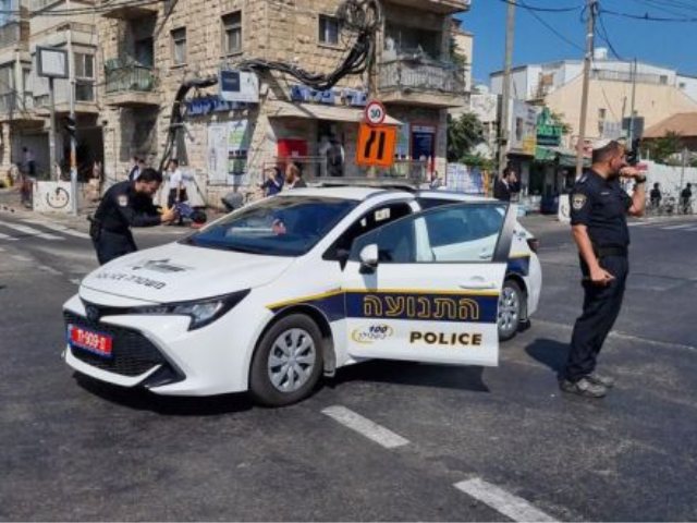 חסימת צומת בירושלים (ארכיון). צילום: דוברות המשטרה