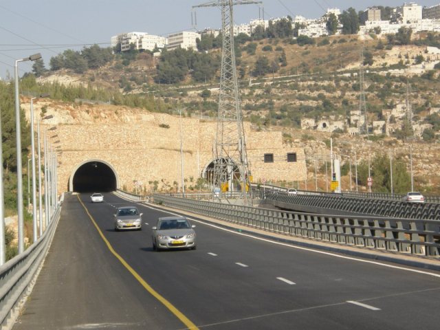 מנהרת הארזים | ויקיפדיה