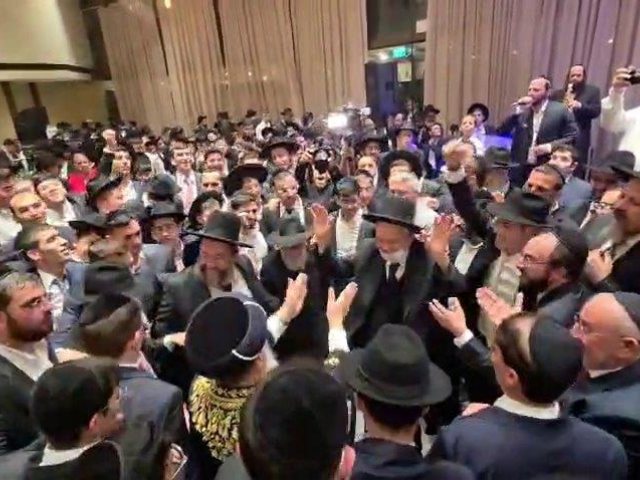 חתונת נכדת הרב יצחק כהן. מ מיכאלי