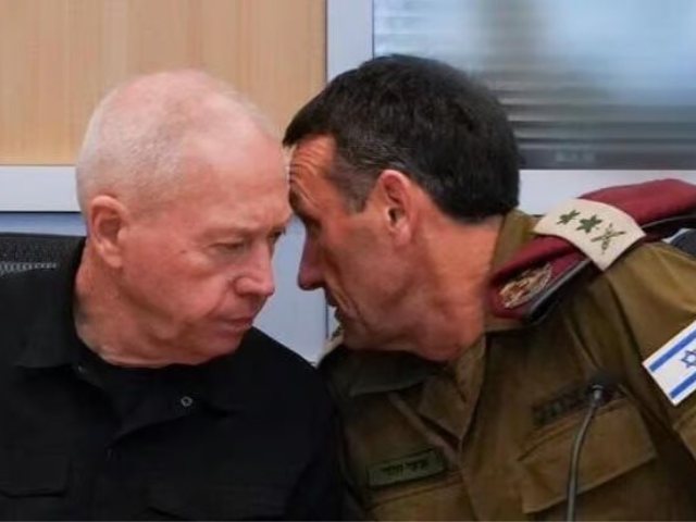 שר הביטחון יואב גלנט עם הרמטכ"ל הרצי הלוי. צילום: אריאל חרמוני, משרד הביטחון