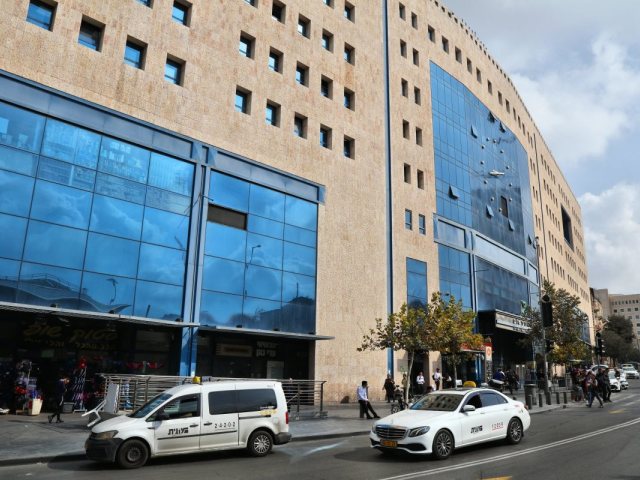 "תלוי בטווח" - מוניות בירושלים | shutterstock