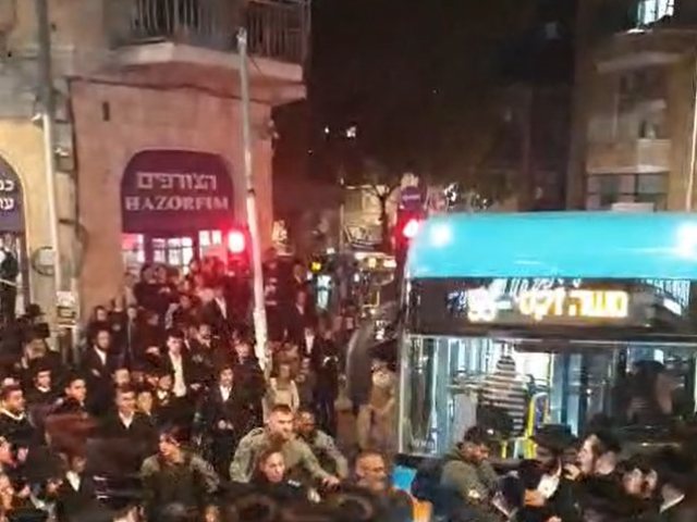 ההפגנה והעימותים | שימוש לפי סעיף 27א