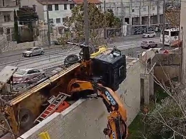 המשאית ההפוכה | כבאות והצלה