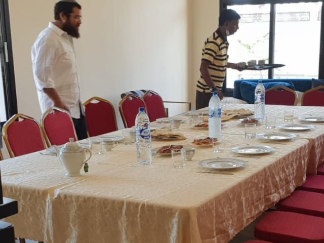 הרב צבי קוגן הי"ד בבית חב"ד לפני 5 שנים, כפי שצולם בהיחבא בידי פנחס זילברברג