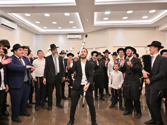 הכנסת ספר תורה בית שלמה. א איזנבאך, י. פרוכטר
