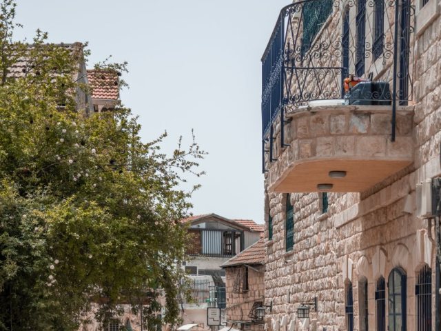 מאה שערים | shutterstock