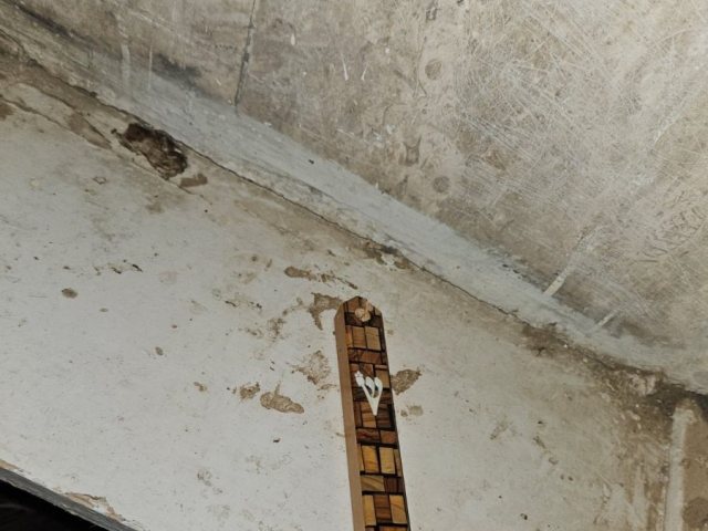 אחת המזוזות שנתלשה | לירן תמרי
