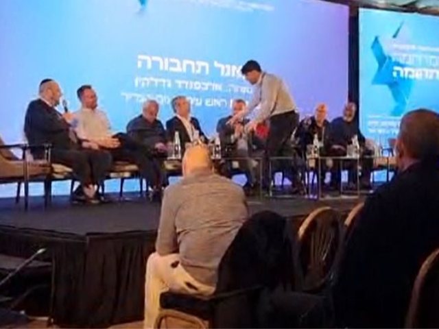 הרב ראוכברג בכנס