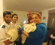 מרגש: תאומים נולדו בבית בשכונה הירוקה