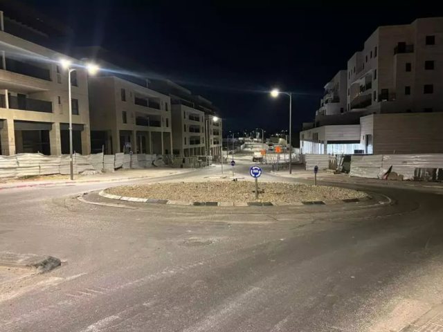 הכיכר בכניסה לשכונה | לידור סולטן