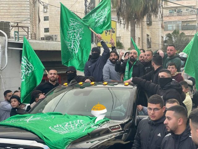 חגיגות המחבלים בכפר עקב | רשתות ערביות