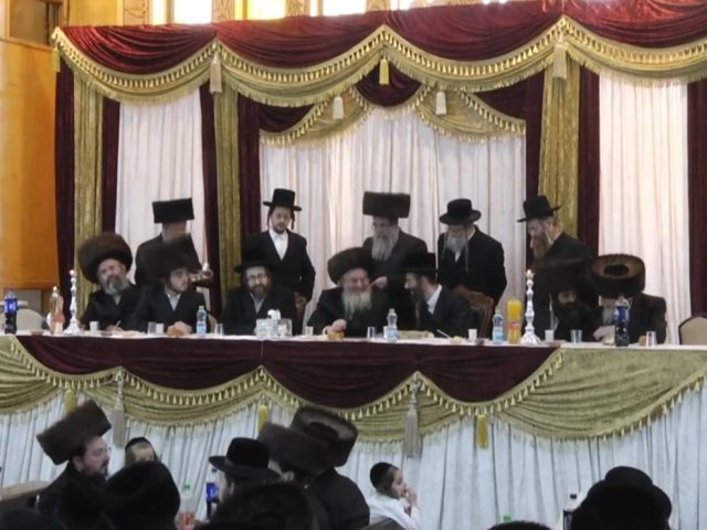 האדמו"ר בשבע ברכות רגעים לפני שהותקף | שימוש לפי סעיף 27א