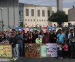 מאות עובדי טבע חוסמים את הכניסה למשרד האוצר בירושלים